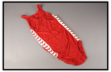 Maillot de bain rouge de Cindy Nicholas