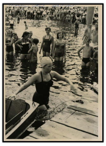 Marilyn Bell  starting her swim across Lake Ontario