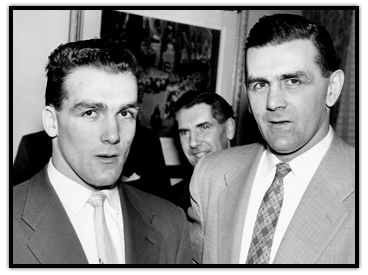 Maurice Richard (à droite) en compagnie de son jeune frère et coéquipier des Canadiens de Montréal, Henri Richard